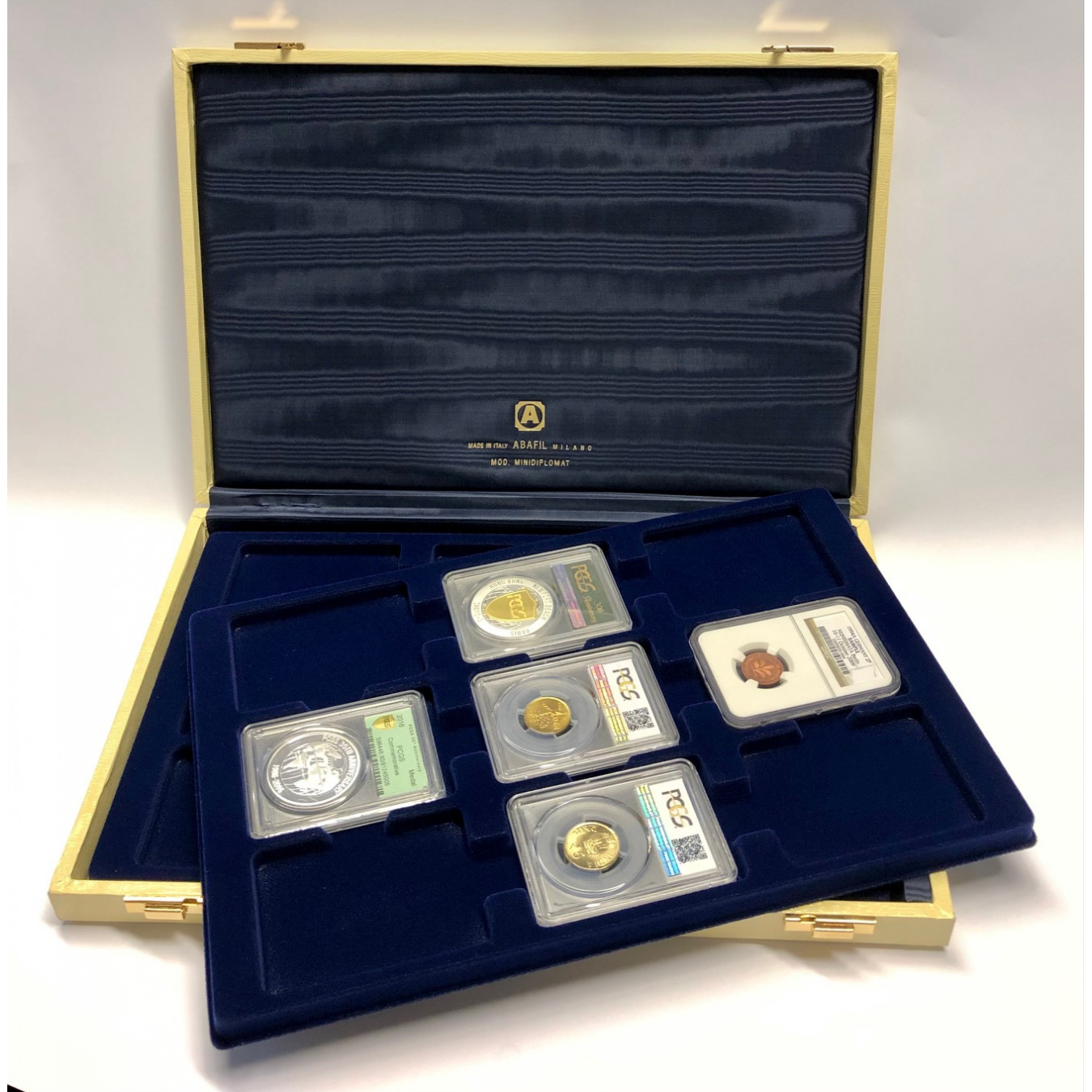 Minidiplomat limited edition beige con ripiani slab floccato blu